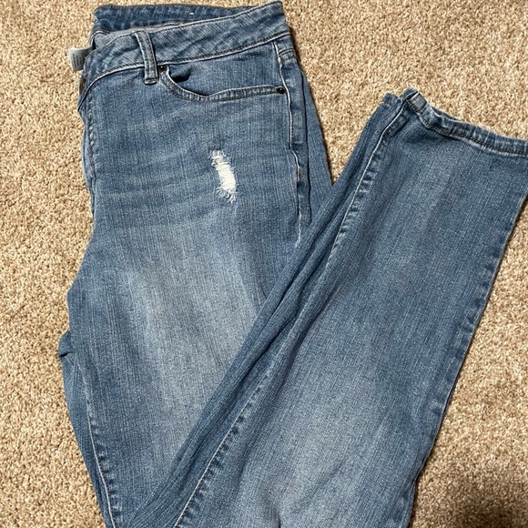Dressbarn Signature Jeans - Picture 1 of 3